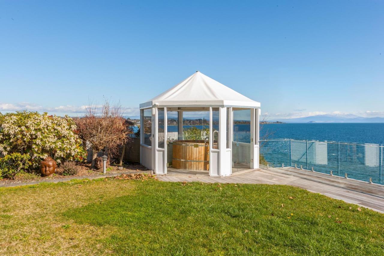 Spectacular Lakefront Home Taupo Luaran gambar