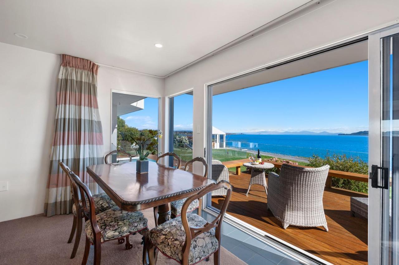 Spectacular Lakefront Home Taupo Luaran gambar