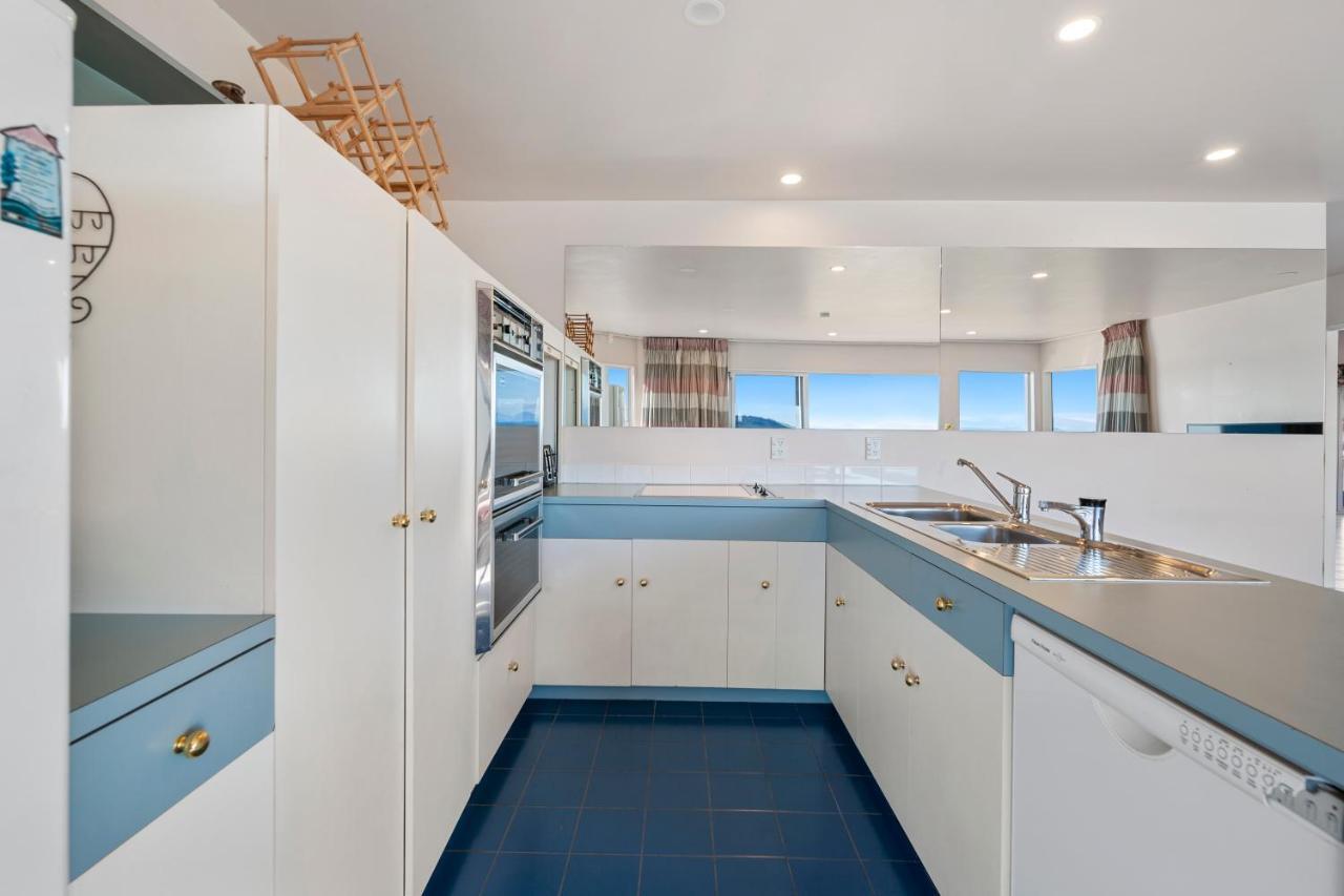 Spectacular Lakefront Home Taupo Luaran gambar