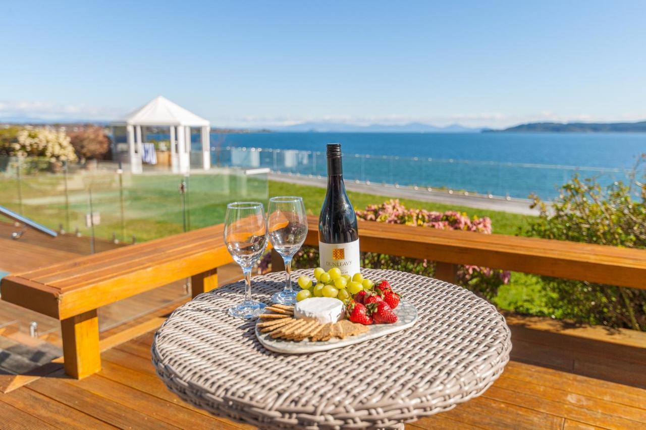 Spectacular Lakefront Home Taupo Luaran gambar
